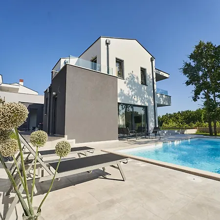 ヴィラ Barbara In For 6 People With Private Pool & Only 1 Km From