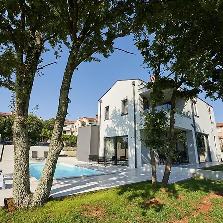 Villa Barbara In For 6 People With Private Pool & Only 1 Km From *