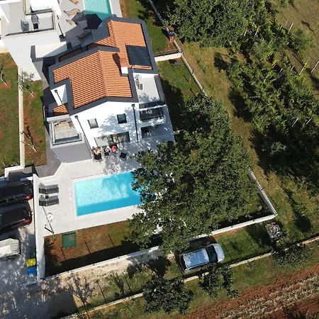 Barbara In For 6 People With Private Pool & Only 1 Km From Villa