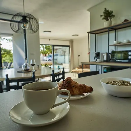 Villa Barbara In For 6 People With Private Pool & Only 1 Km From Porec