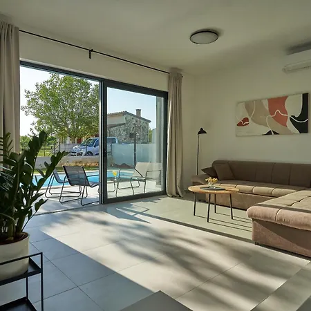 Barbara In For 6 People With Private Pool & Only 1 Km From Villa