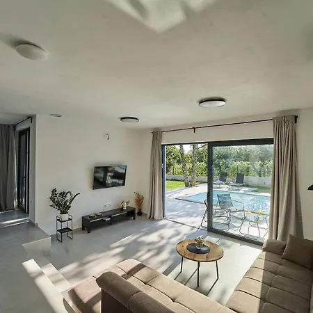 Barbara In For 6 People With Private Pool & Only 1 Km From