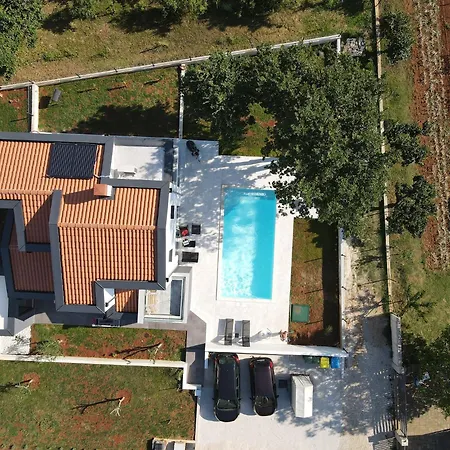 Villa Barbara In For 6 People With Private Pool & Only 1 Km From
