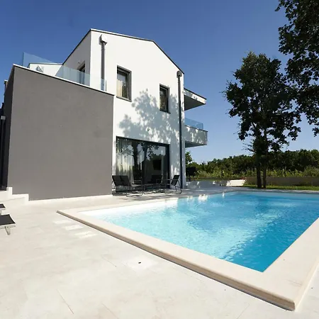 Barbara In For 6 People With Private Pool & Only 1 Km From *